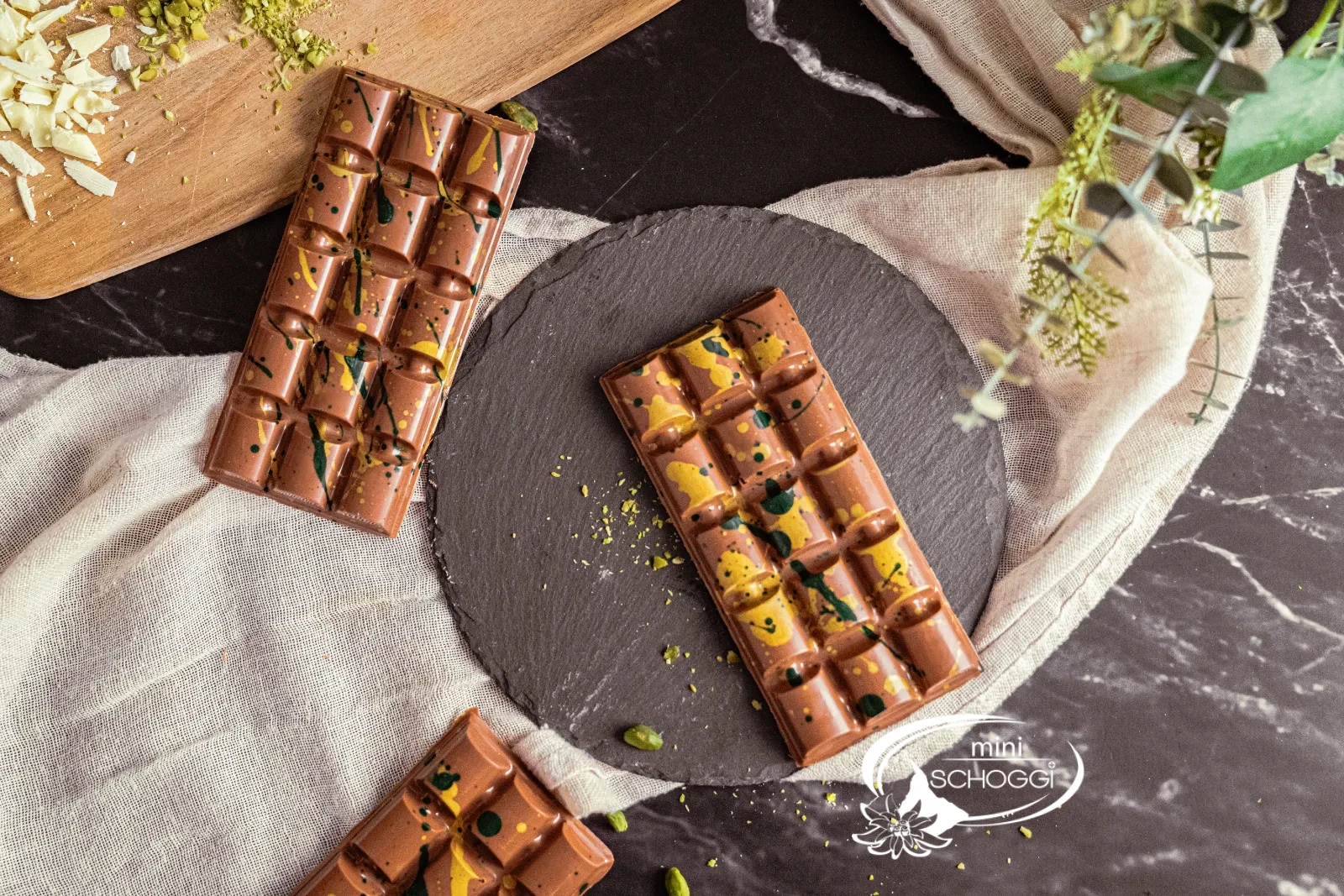 Le chocolat Dubai terminé est démoulé