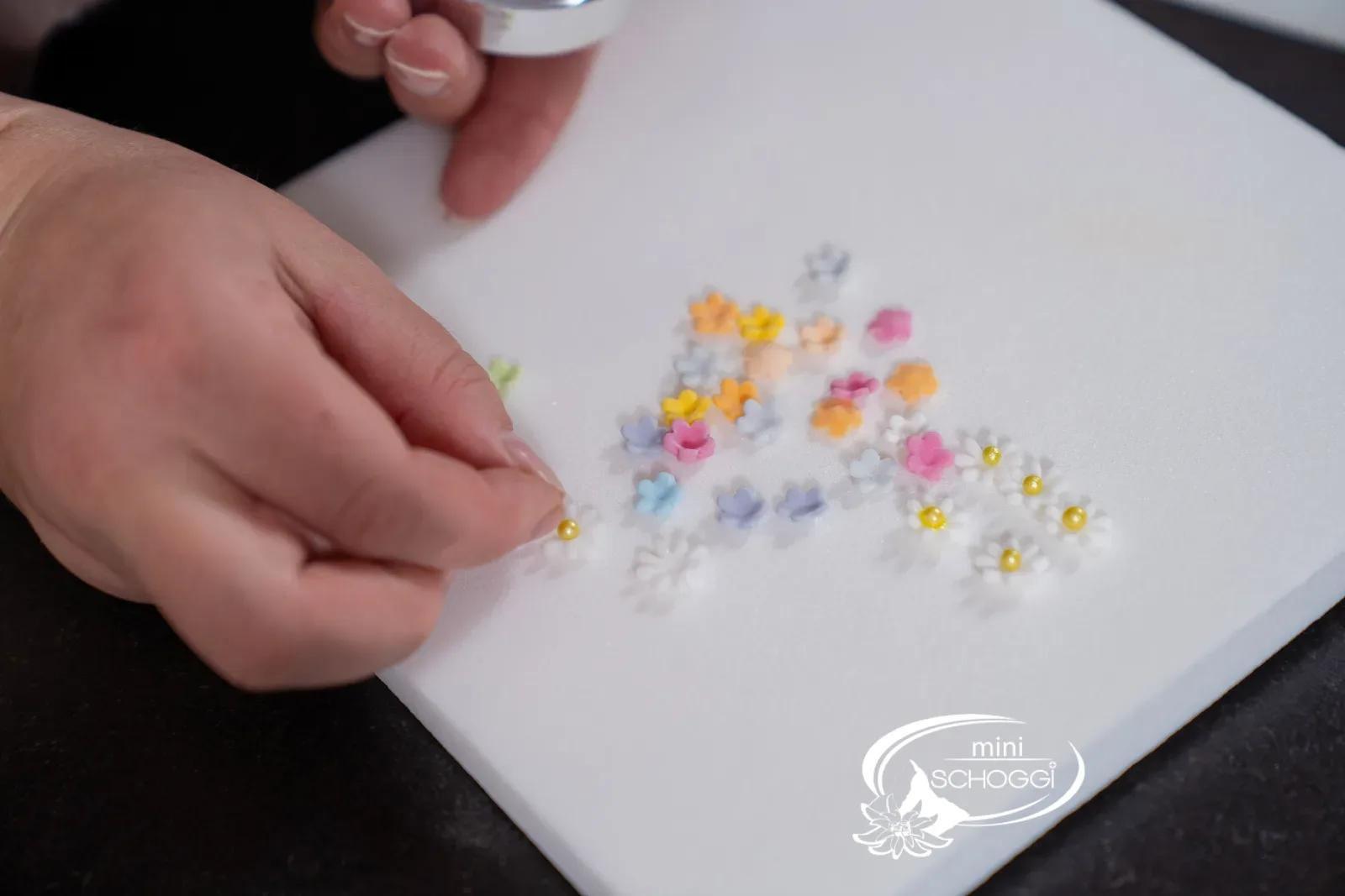 Zuckerblumen für den Blumenkranz