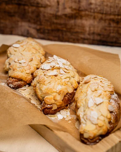 Almond croissant (Croissant aux Amandes)