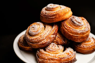 Snails filled with lemon quark