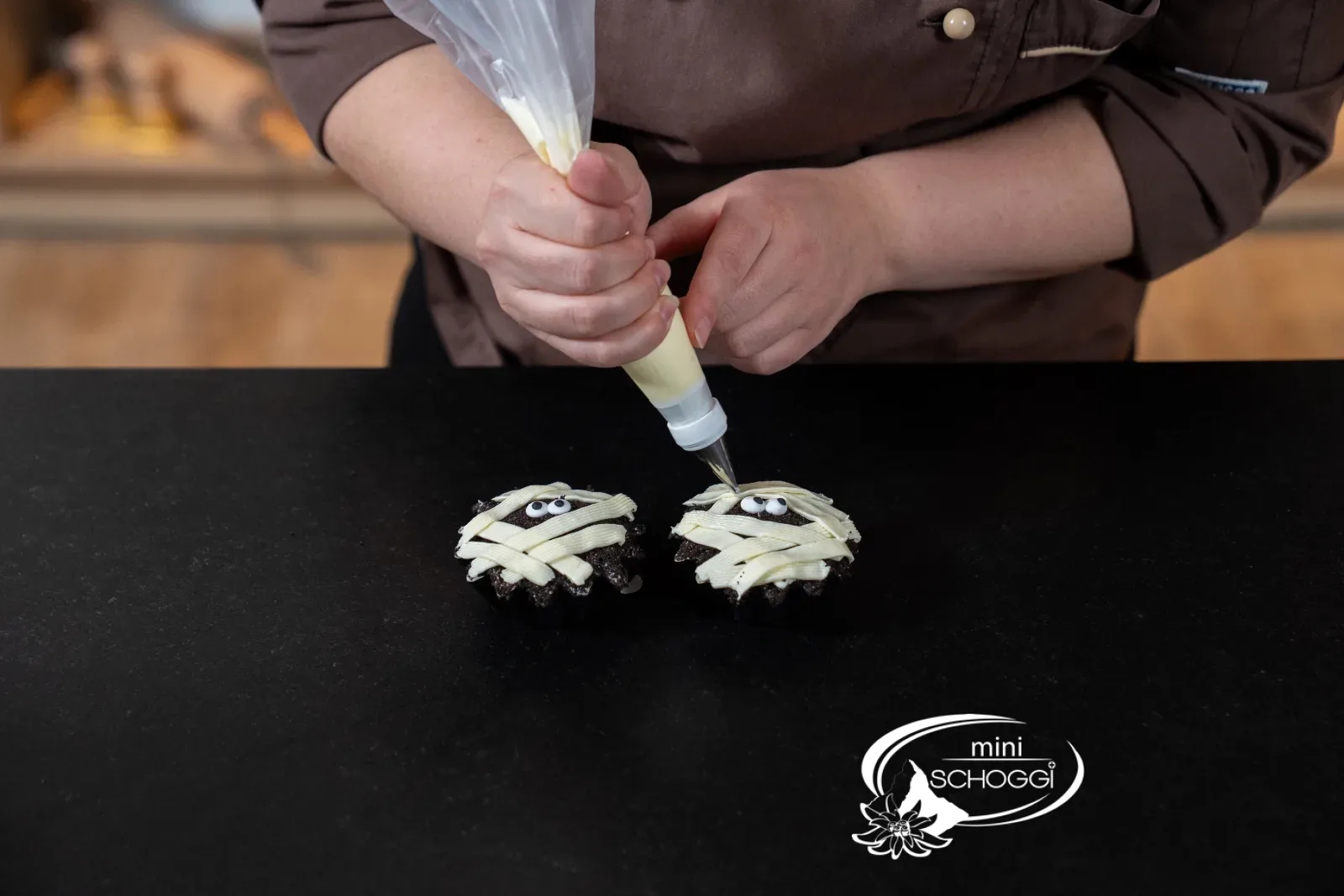 Fertige Mumie mit Zuckeraugen