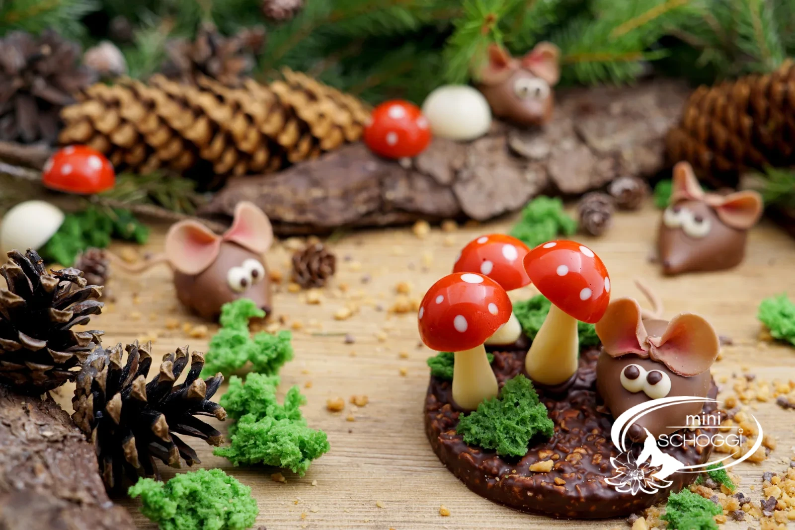Topolini pralina di ganache al burro con ovuli malefici su croccante suolo del bosco