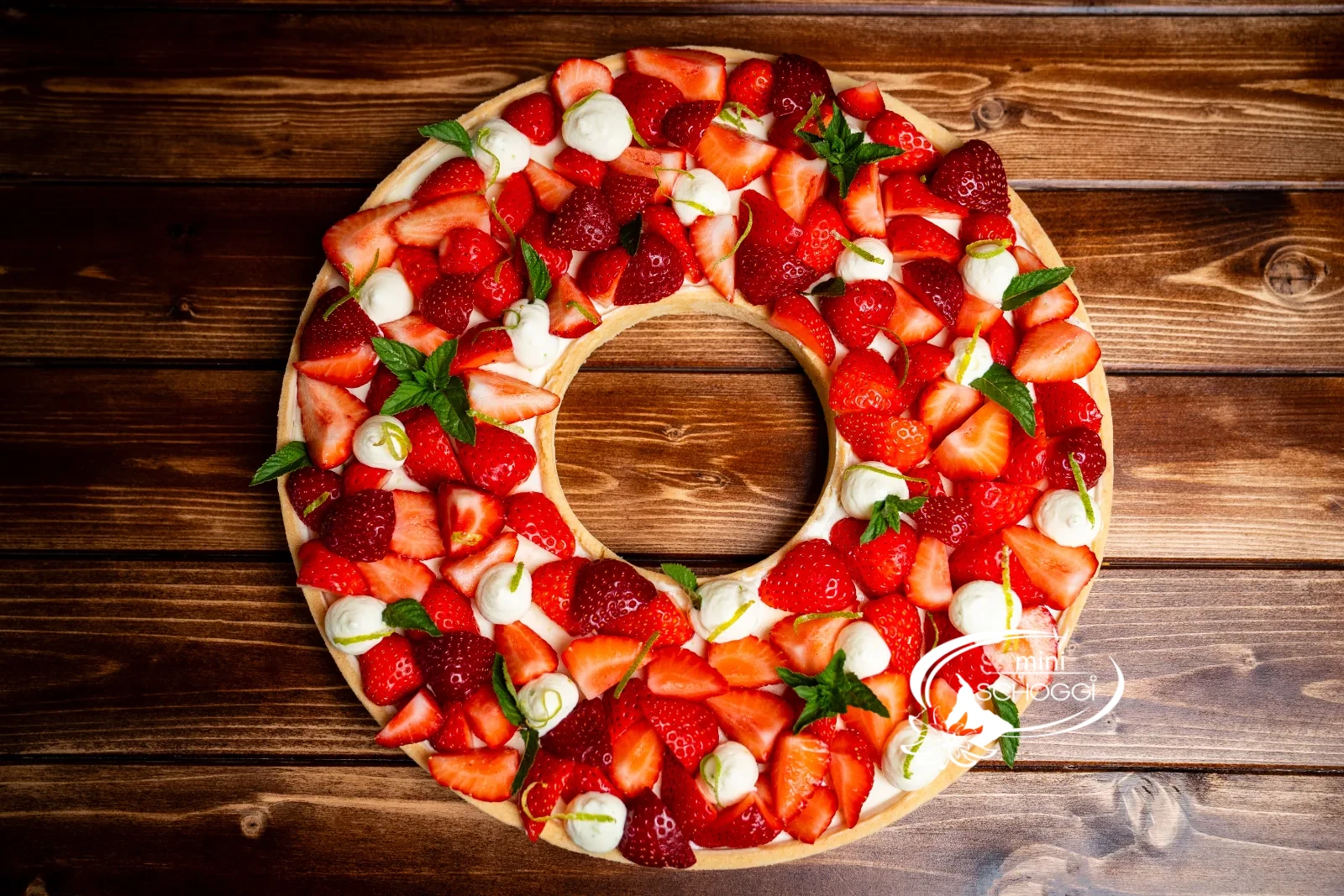 Crostata di quark con frutta fresca e lime Tarte