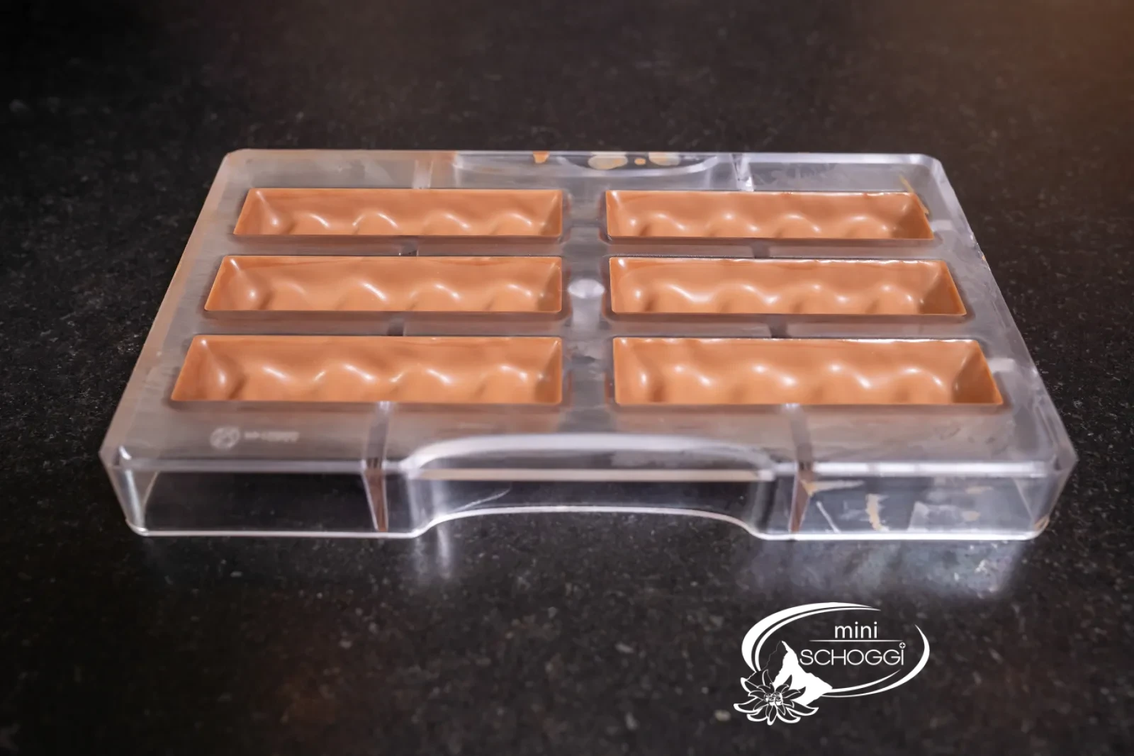 The chocolate shell has set and is ready for the filling