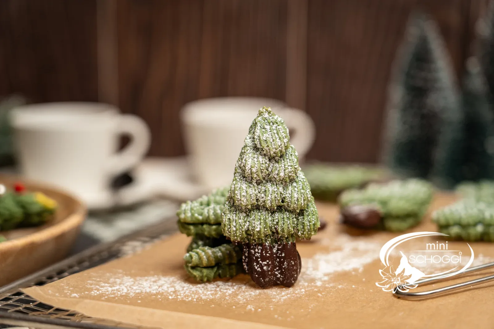 Les deux variantes de sapins sur la table de Noël