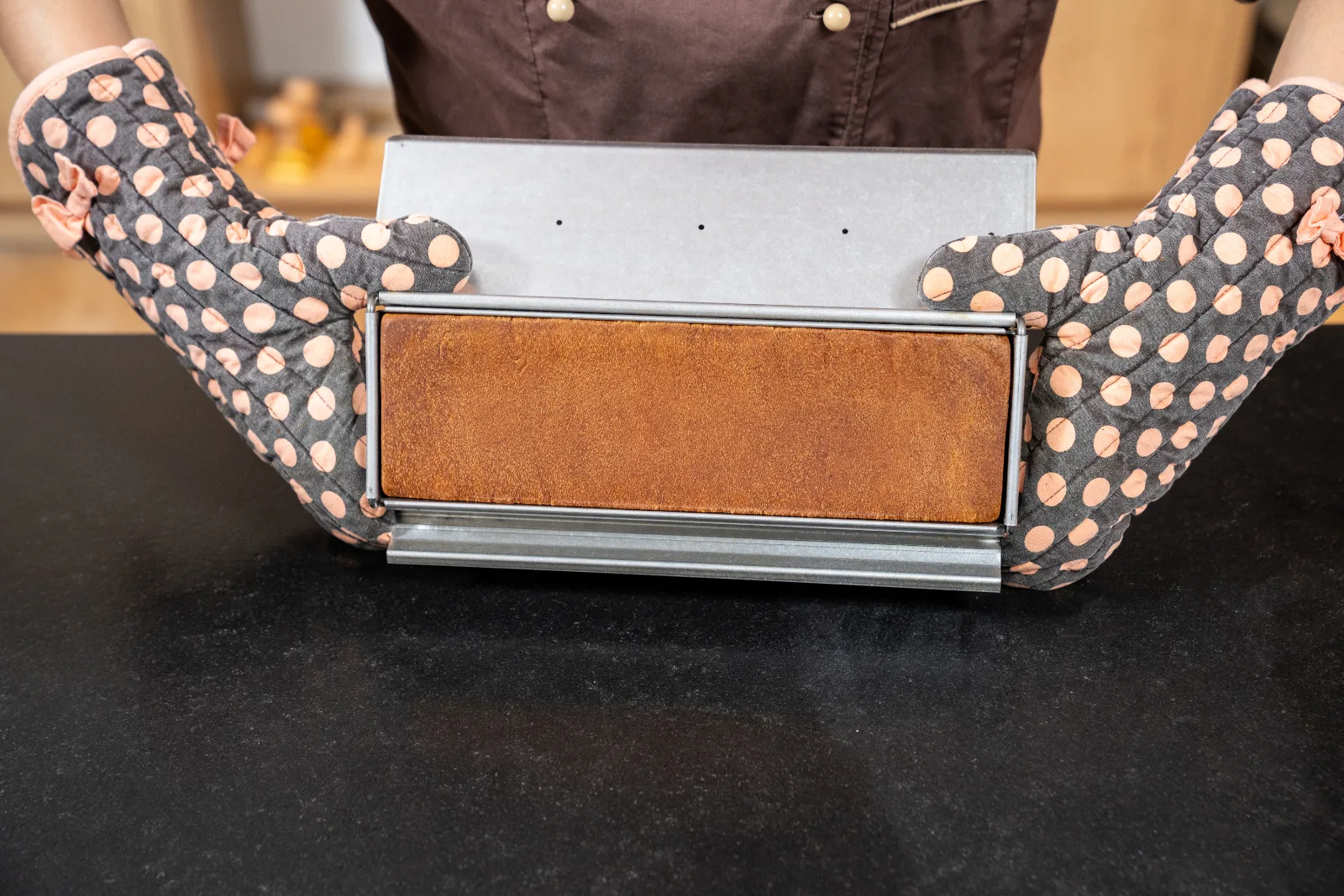 Toast bread – bake and cool