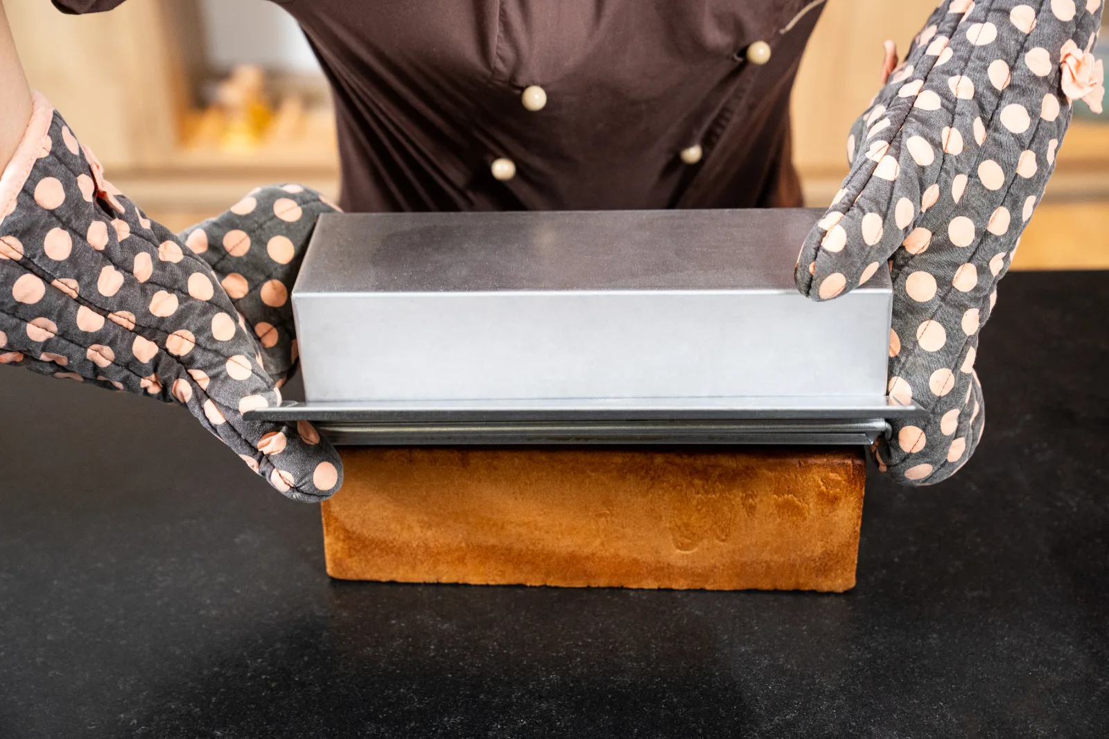 Toast bread – bake and cool