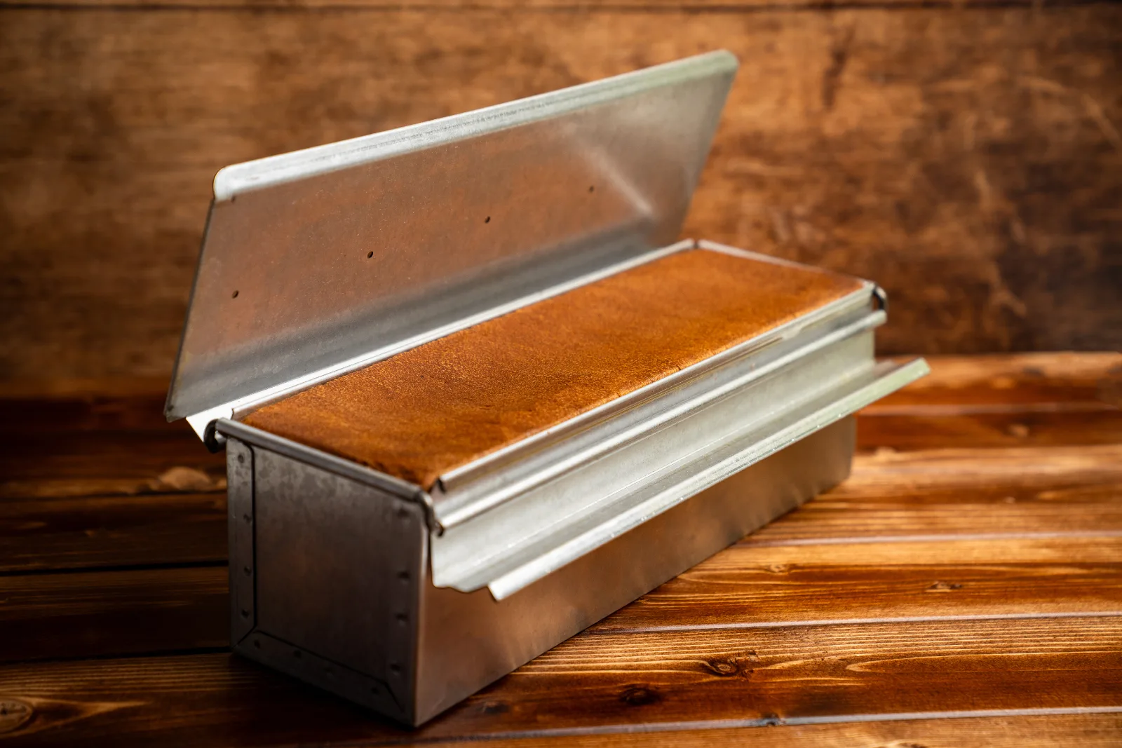 Toast bread – bake and cool