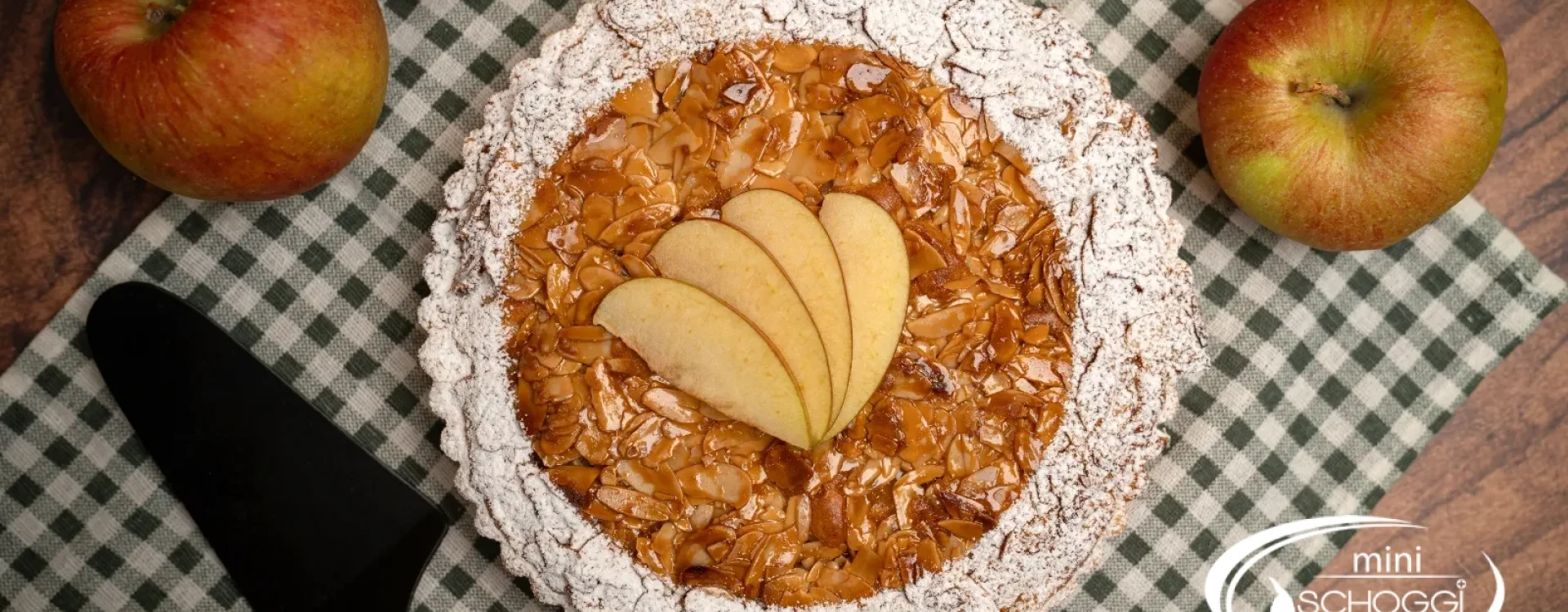 Apple tart with a crunchy topping of caramelised almonds