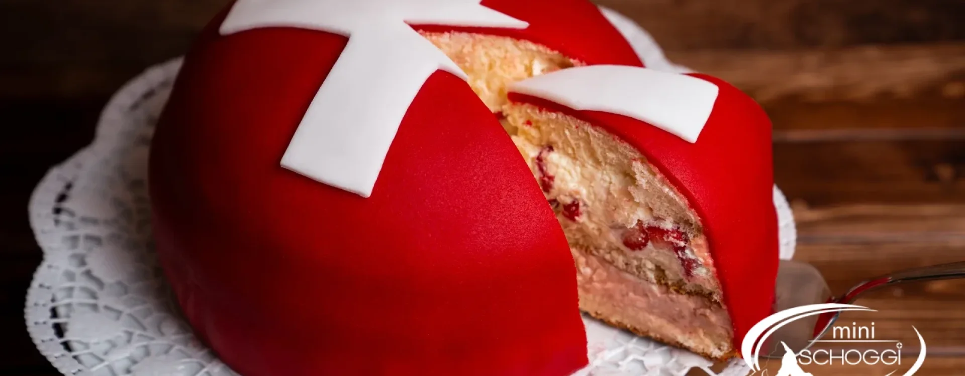 1.-August-Torte – die Schweizer Kreuz-Torte für den Nationalfeiertag