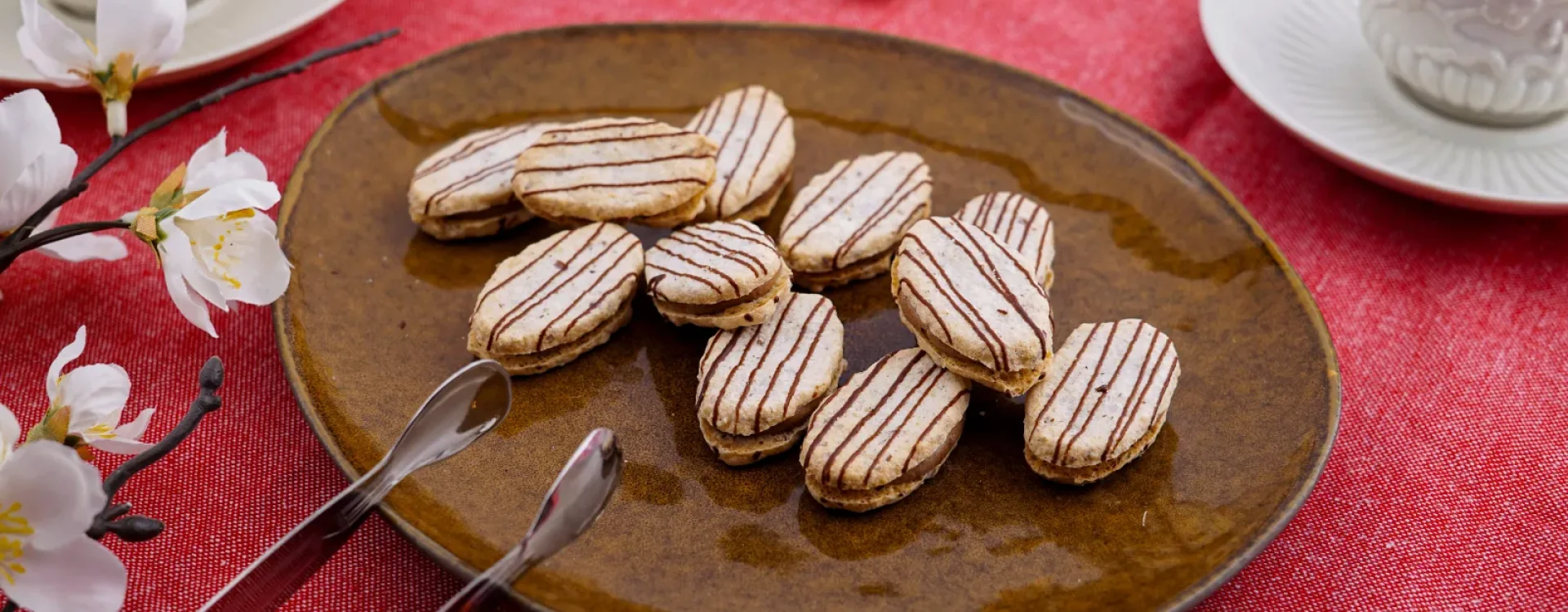 Crispy Hazelnut Japonais Cookies